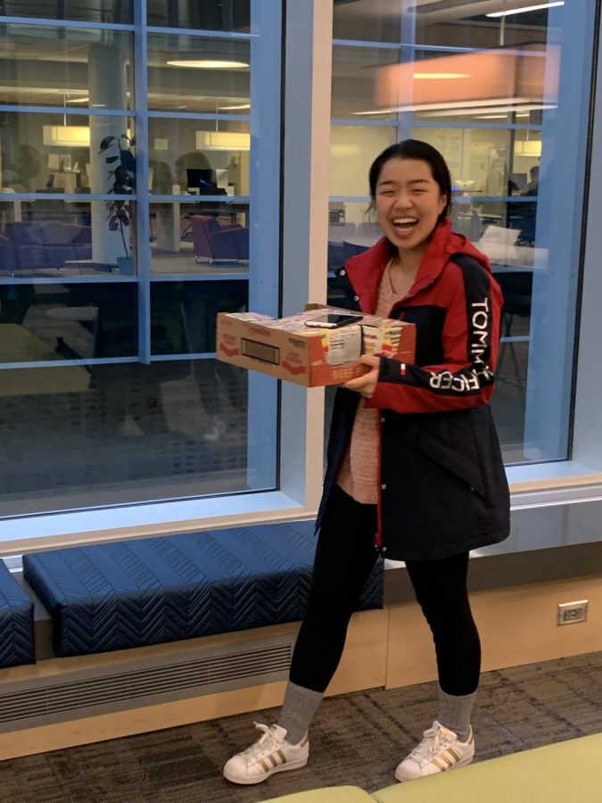 Jasmine Zhang '20 sells Maruchan Ramen to Stevenson Students.