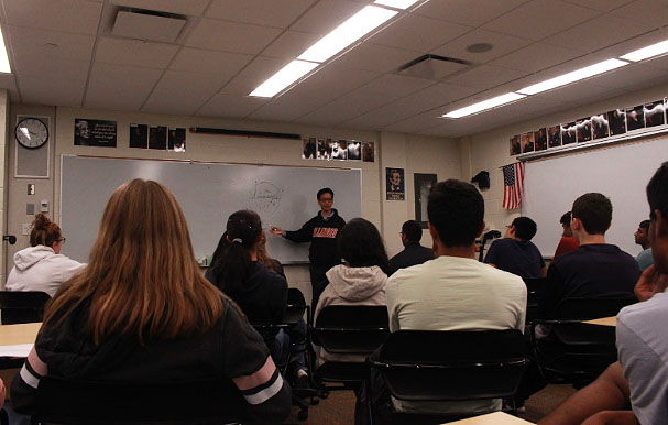 On October 16, hypnotist Vincent Chung explains about hypnosis for members of Psychology Club. The club meets every Wednesday in 2510.