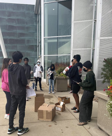 Committee members congregate outside Stevenson in order to organize campaign strategies. Most of the work done in order to advocate for the referendum was done by this group of students.