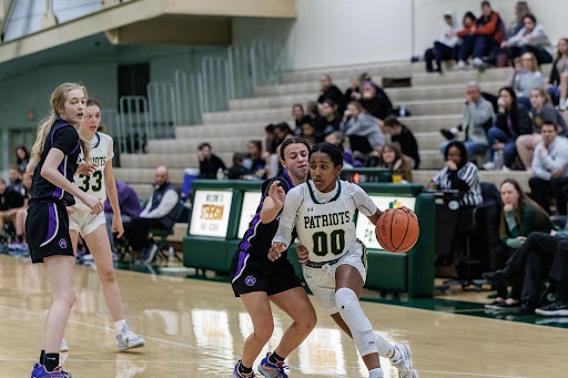 Kendell Williams ’24 drives to the rim to force a defensive collapse. Stevenson did a great job of getting close to the rim, forcing defensive switches to leave someone wide open from three. 